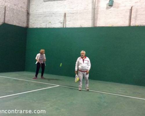 15232 14 **Jugamos al Padel ? **