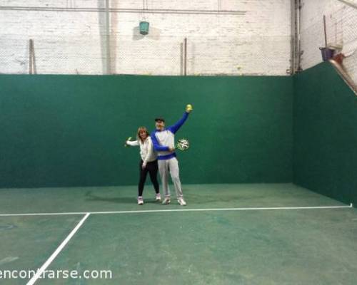 15232 8 **Jugamos al Padel ? **