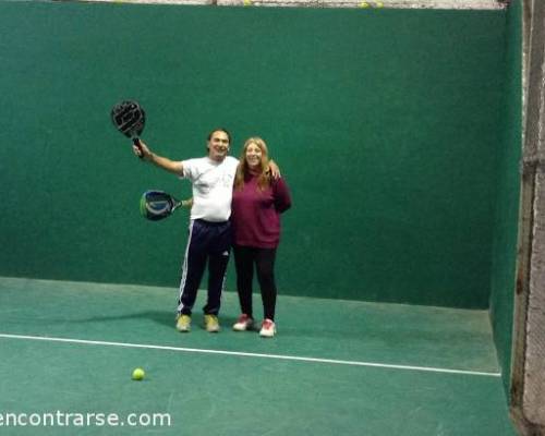 15316 18 **Jugamos al Padel ? **