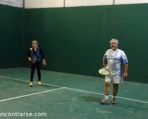 15316 21 **Jugamos al Padel ? **