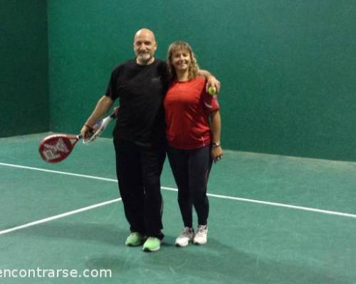 15316 9 **Jugamos al Padel ? **