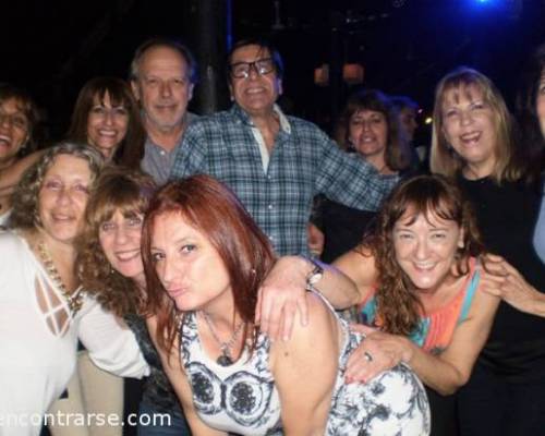 Hermosa esta foto, con las bailarinas de la noche! :Encuentro Grupal !! AL FIN LLEGO LA PRIMAVERA Y VAMOS A CATALEJO A FESTEJARLO....