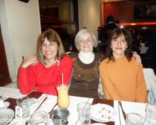 Qué hermosas!!! Hola Cris, Ana y Laura :Encuentro Grupal CAMINATA POR LOS LAGOS Festejamos el día del AMIGO