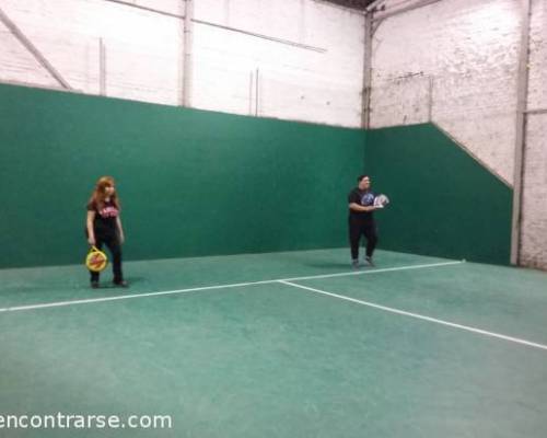 15423 2 **Jugamos al Padel ? **