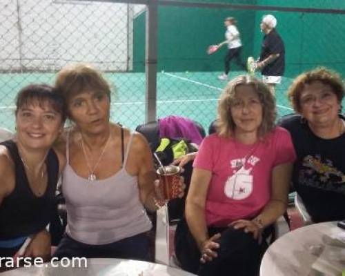 15503 7 **Jugamos al Padel ? **