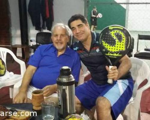 15504 2 **Jugamos al Padel ? **