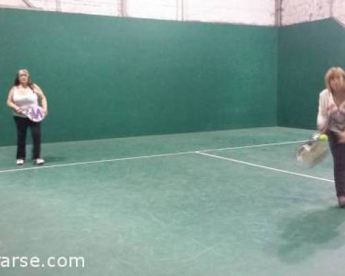 15504 9 **Jugamos al Padel ? **