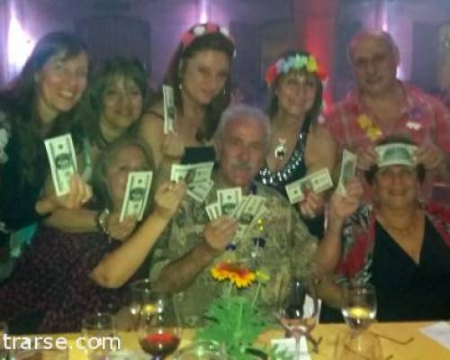 Derrochando dinero para festejar el cumple de nuestro amigo , Party! :Encuentro Grupal ¨3er ANIVERSARIO DEL GN¨...cena, show, baile....y mucha diversiòn!!!