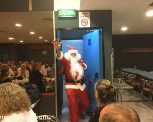 y vino PAPA NOEL  a desearnos una muy FELIZ NAVIDAD !!!! :Encuentro Grupal CHAUUUUU    2016 !!!!Lo despedimos en el BOWLING todos juntos