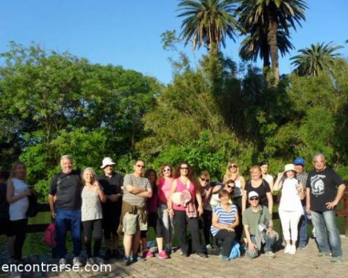 Otra foto tradicional a orillas del lago de Regatas :Encuentro Grupal CAMINATA POR LOS LAGOS Cambio de ITINERARIO