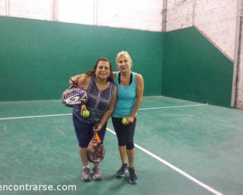 15655 2 **Jugamos al Padel ? **