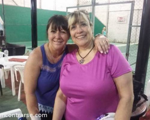 15655 6 **Jugamos al Padel ? **