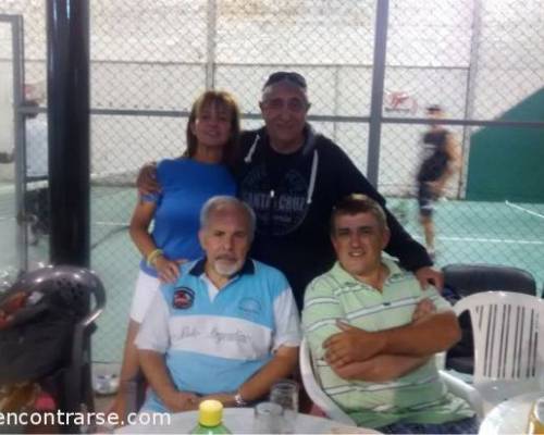 15655 8 **Jugamos al Padel ? **