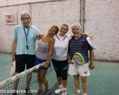 15656 12 **Jugamos al Padel ? **