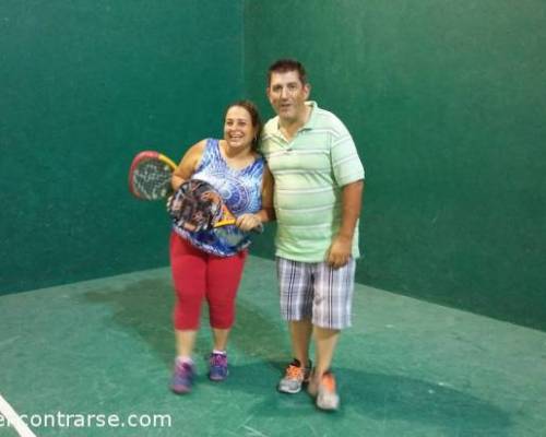 15656 6 **Jugamos al Padel ? **