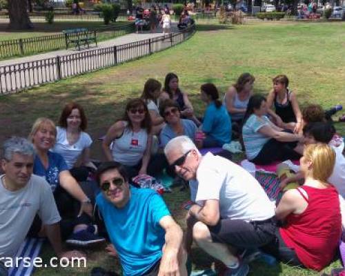 Muy linda la clase de yoga y la mateada al aire libre...Muchas gracias a Mónica y a Estela, las profe, y desde luego, a todos los que participaron de este encuentro !! :Encuentro Grupal SE VIENE EL FERIADO...SE VIENE YOGA Y MATE EN PLAZA ARENALES!!