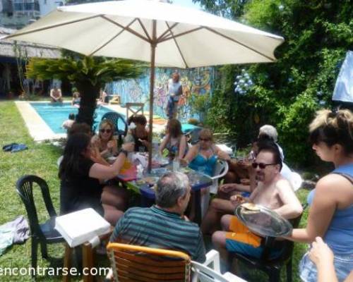 Encuentros Grupales (11/12/2016) :   Comida, pileta, amigos y brindis para cerrar el año . 