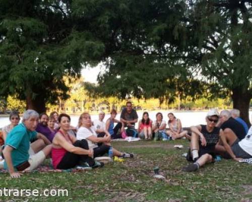 Gracias a todos por participar del picnic. Hermosa merienda a orillas del lago :Encuentro Grupal CAMINATA POR LOS LAGOS CON PICNIC