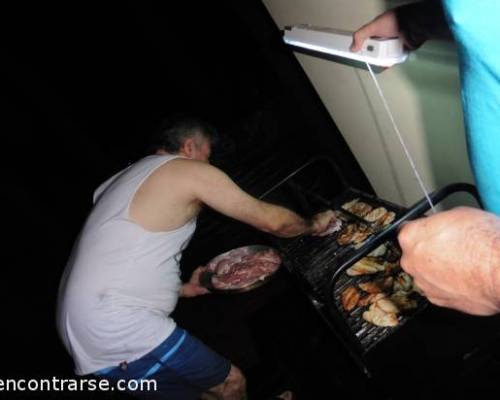 Aca me median el churrasquito de pollo...si no daba la medida lo devolviamos al agua...jajaja :Encuentro Grupal " Azul....Como el Mar Azul " ( Vacaciones 2017)