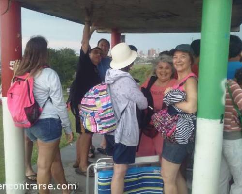 todos al refugio, a esperar el bus.... :Encuentro Grupal FERIADO DE CARNAVALES,  VAMOS A MARDEL?