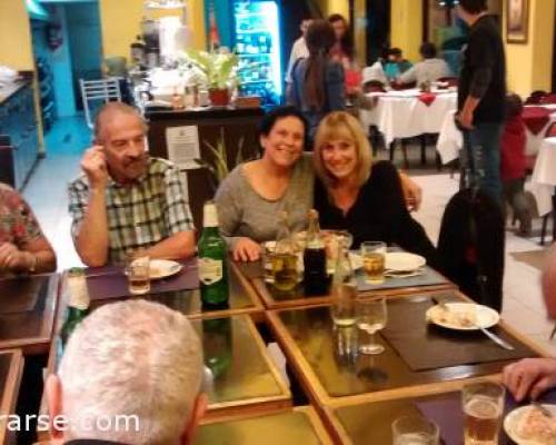 Hermosas amigas. Preparándonos de a poco, para la despedida portuguesa. :Encuentro Grupal el café del africano