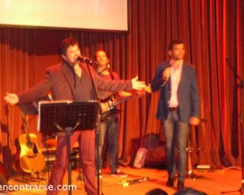 15985 14 TRIBUTO A SABINA Y SERRAT en Vicente Lòpez