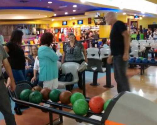 15994 15 VAMOS JUNTOS A JUGAR AL BOWLING...NOS ACOMPAÑAS???