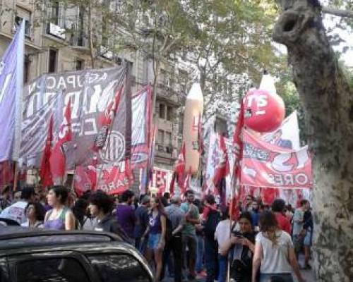 15996 11 24 MARZO - MARCHAMOS A LA PLAZA