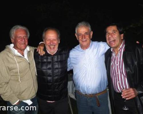 Buena charla con amigos!!! :Encuentro Grupal Baile de cumple en * LA CASA *
