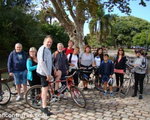 Muy lindo grupo! :Encuentro Grupal Preparando bicis  !!!! Arrancamos !!!! Listo !!!! Ya !!!!