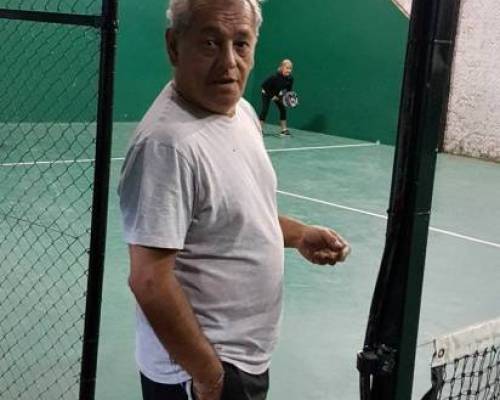 16182 9 **Volvemos a Jugar al Padel ? **