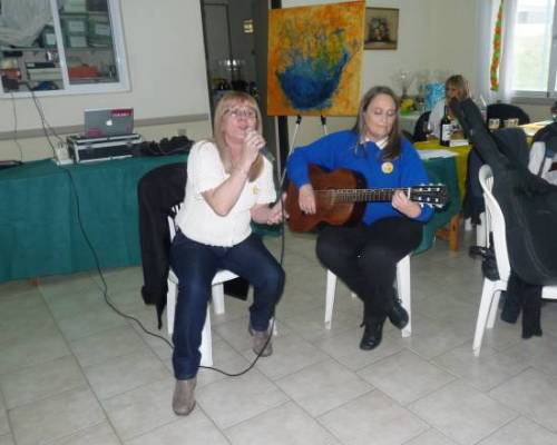 Majo y Gisee.....y rasguña las piedras... :Encuentro Grupal ¨El Asadazo del Grupo Norte¨...(Evento Solidario)