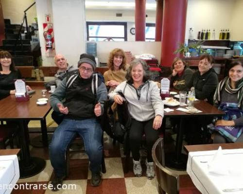 En la espera de los Caminantes que faltan :Encuentro Grupal CAMINATA POR LOS LAGOS SE TRASLADA A LA COSTANERA SUR