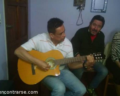 lindo otro folklorista...... :Encuentro Grupal TE GUSTA CANTAR Y QUERES HACERLO ? VENI AL TALLER DE CANTO GRUPAL