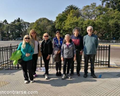 Preparados, listos y se larga la caminata del Domingo. Gracias a Roberto y Patricia por sumarse a este grupo de caminantes y gracias a todos los que domingo a domingo nos acompañan.  :Encuentro Grupal CAMINATA ITINERANTE