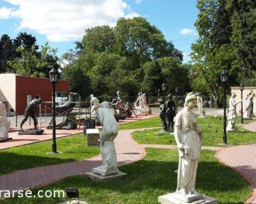 16567 17 MUSEO EVITA-HOSPITAL DE ESTATUAS Y ALGO MAS POR LA JONES