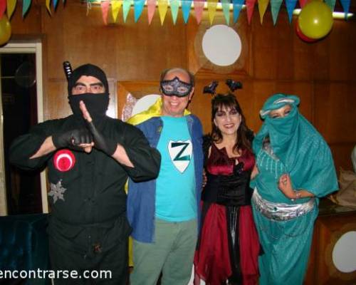 Comenzando la noche ! :Encuentro Grupal DESPEDIMOS EFRA-FEST CON BAILE DE DISFRAZ NO TE LO PODES PERDER !!!!!