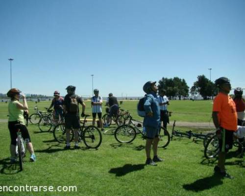 Cada uno en su mundo jajajaja :Encuentro Grupal Pedaleamos el Feriado !!!!!!