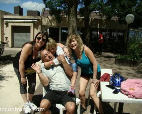 Largá Lili !!!! jajajajajaj Se está poniendo morado !!! :Encuentro Grupal 130 Km. En Bici....... 