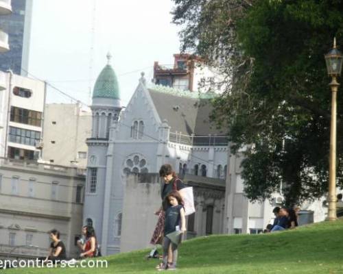 16900 21 PLAZA SAN MARTIN Y SU ENTORNO EL JARDíN DE LOS ANCHORENA POR LA JONES