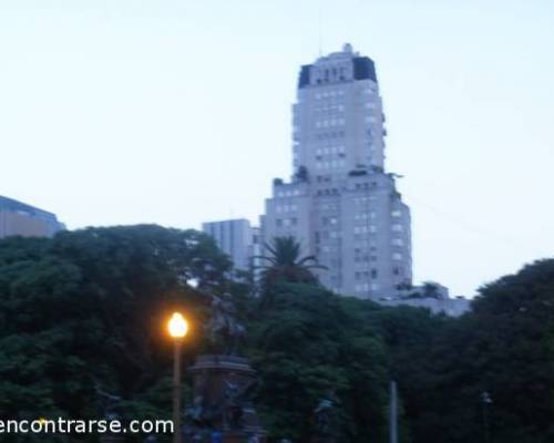 16900 25 PLAZA SAN MARTIN Y SU ENTORNO EL JARDíN DE LOS ANCHORENA POR LA JONES