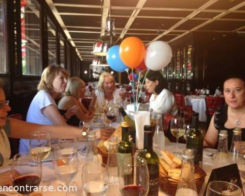 Seguimos festejando los cumpleaños de grupo :Encuentro Grupal Almorzamos e interactuamos despues de la caminata de Recoleta