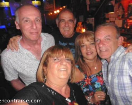 y aquí más de 50 años  :Encuentro Grupal VAMOS A CANTAR Y A DIVERTIRNOS KARAOKEANDO