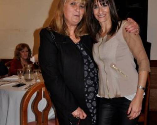 Gaby y Dorys buenas amigas :Encuentro Grupal 