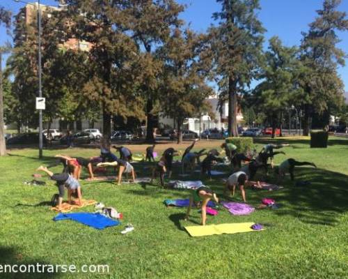 17270 2 Hacemos Yoga en plaza Devoto?