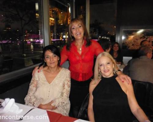 Gracias chicas pasamos genial :Encuentro Grupal SEGUINOS A LUCA CENAMOS BAILAMOS CON SHOW