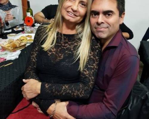 Hermosa pareja :Encuentro Grupal ¡¡ Cena, show y baile !!  Cruzada Solidaria 