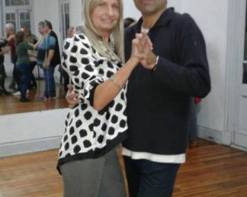 Me encanta bailar , grupazo genial , gracias Roana por acompañarme. :Encuentro Grupal Sabados por la tarde son para Americano y Rock !