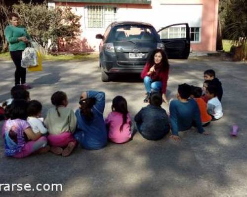 Los chicos del Hogar, esperando los juguetes.  :Encuentro Grupal DIA DEL NIÑO... CARAVANA SOLIDARIA!!!!!