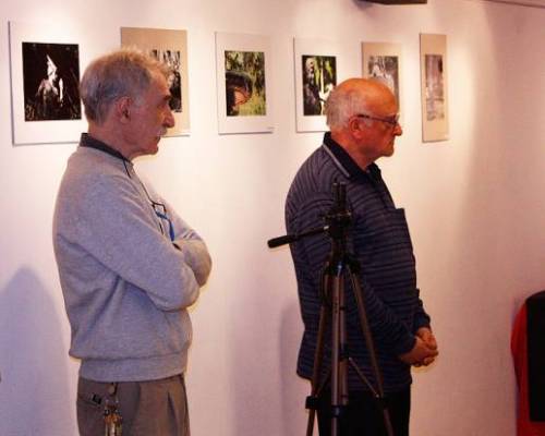 Enrique y Eduardo, del CC Sabato, quedaron encantados con EL SHOW que se mandó Gisee. Acordamos que la convocaremos para algún evento importante. :Encuentro Grupal EL OJO MECÁNICO... Exposición de fotos